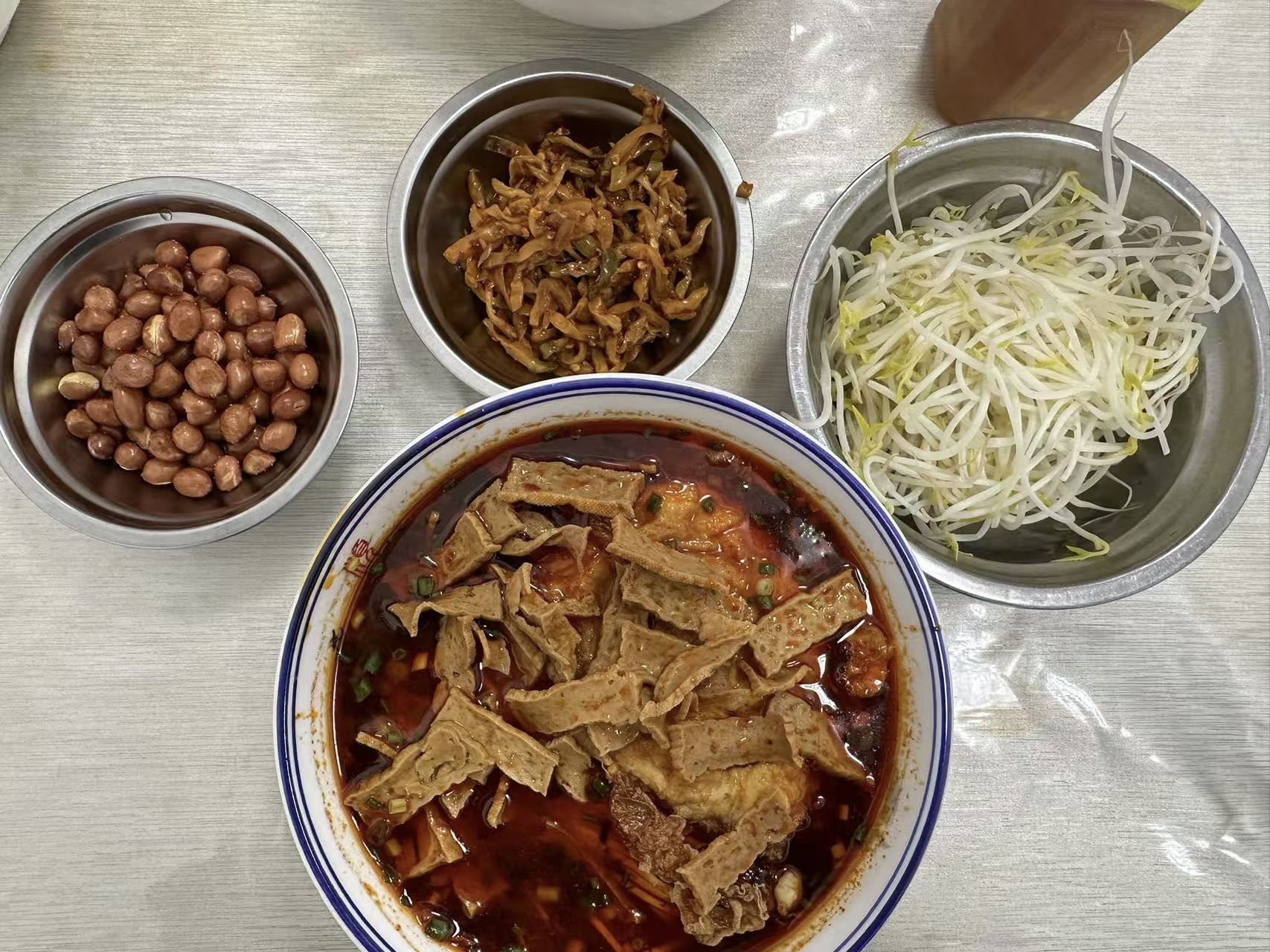 Gastronomia nei dintorni di Tianmen Shan: piatti locali da provare ai piedi della montagna - Parco forestale nazionale di Zhangjiajie Tianmen Mountain